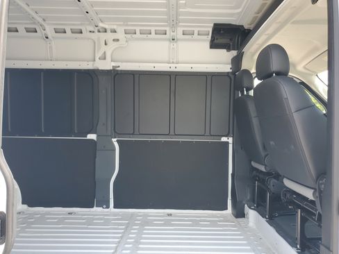 Used 2026 RAM ProMaster 2500 w/ Convenience Group FWD image 12