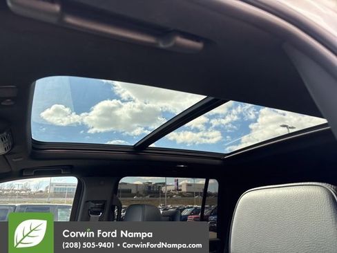 Used 2021 GMC Yukon XL Denali w/ Advanced Technology Package image 8