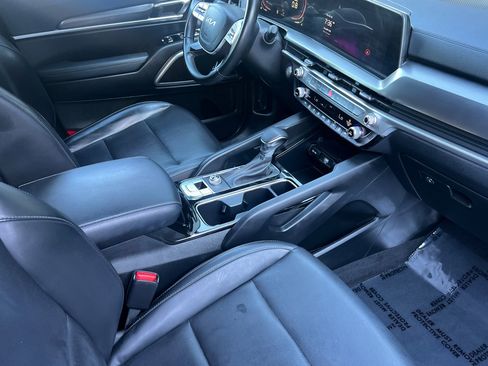 Used 2023 Kia Telluride LX image 16