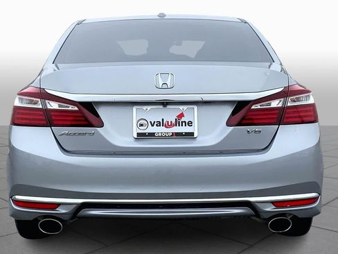 Used 2017 Honda Accord EX-L image 5