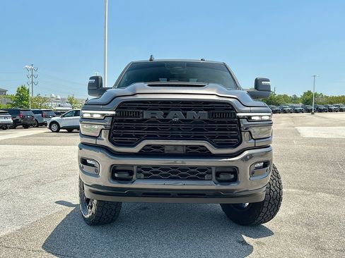Used 2025 RAM 2500 Laramie AWD/4WD image 5