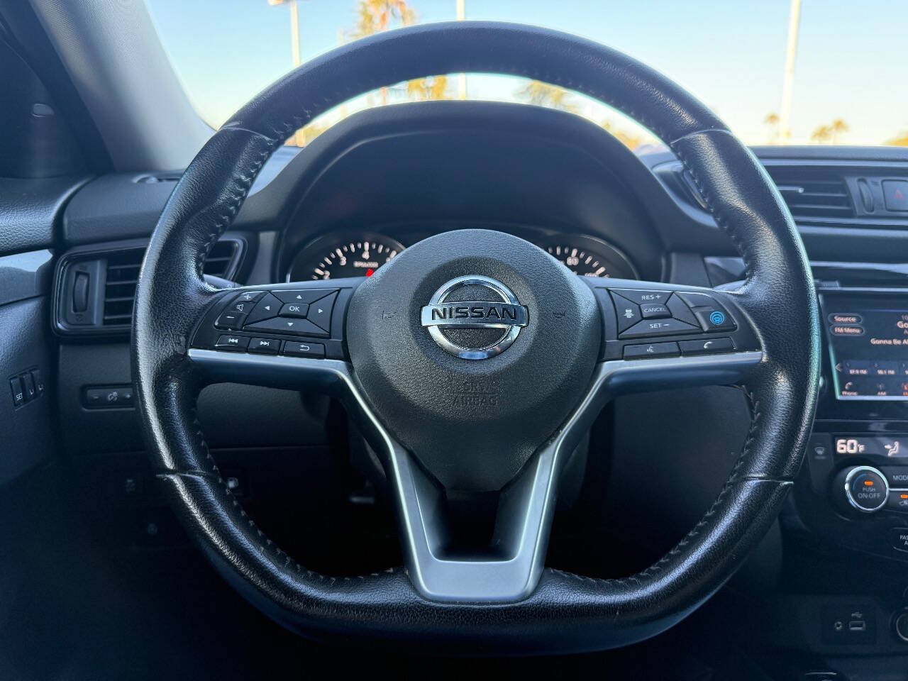 Used 2020 Nissan Rogue SV w/ Premium Package FWD image 16