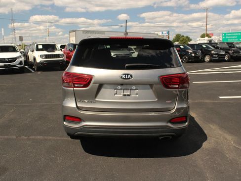 Used 2019 Kia Sorento L FWD image 6