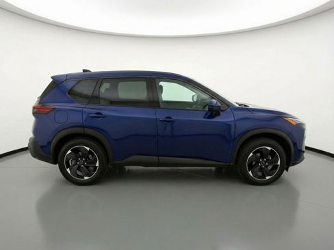 Used 2025 Nissan Rogue SV FWD image 11