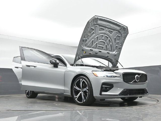 Used 2025 Volvo S60 B5 Plus FWD image 49