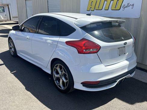 Used 2017 Ford Focus ST w/ Equipment Group 401A FWD image 2