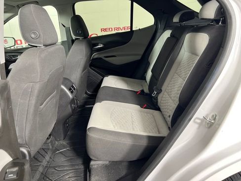 Used 2019 Chevrolet Equinox LT w/ Sun & Navigation Package image 24