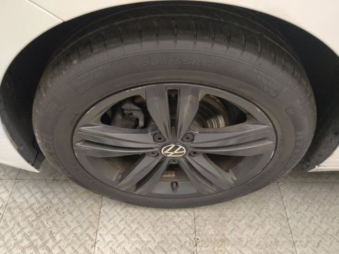 Used 2023 Volkswagen Jetta SE w/ Panoramic Sunroof Package FWD image 31