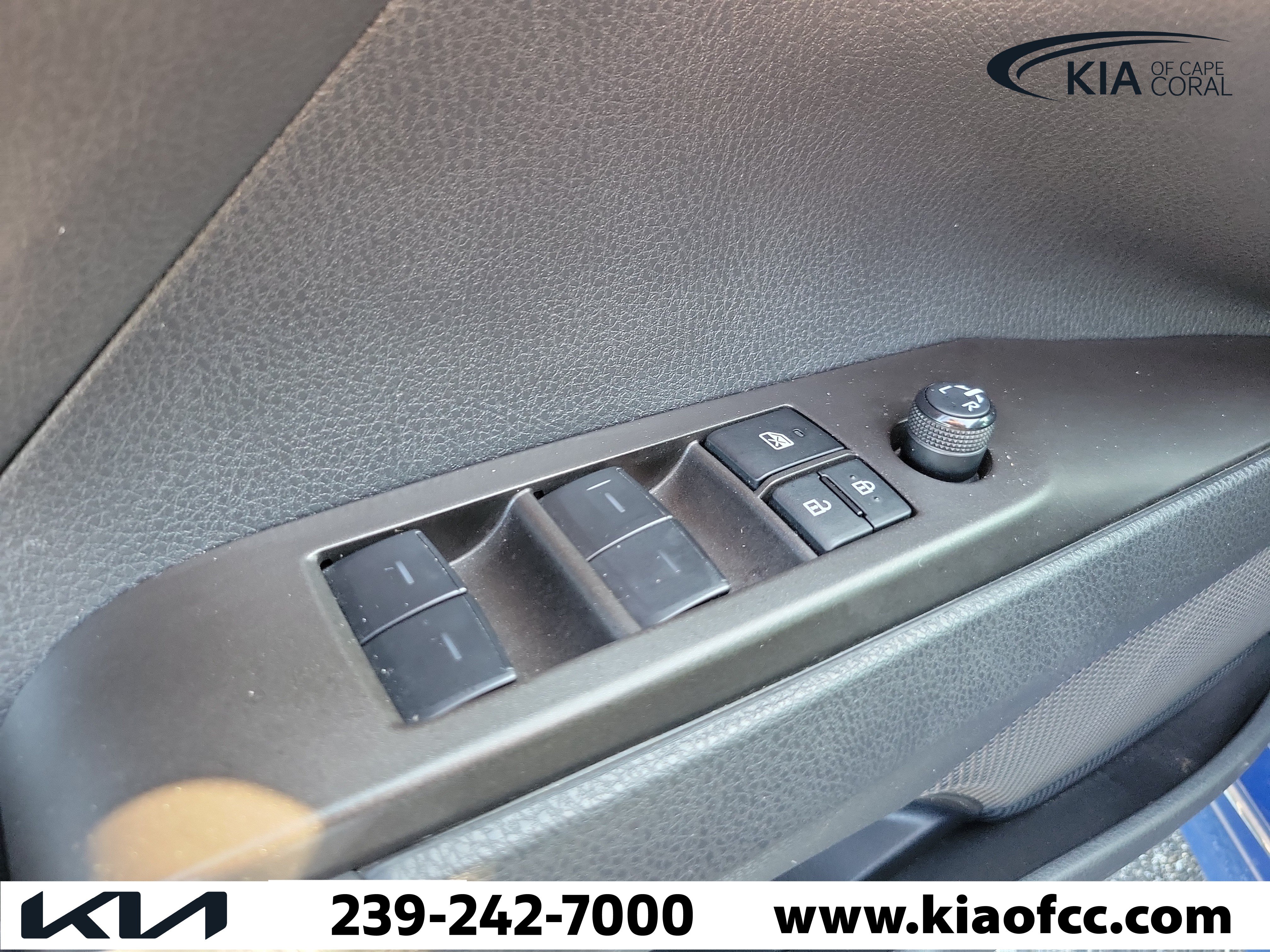 Used 2023 Toyota Camry SE w/ Convenience Package FWD image 22