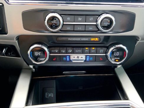 Used 2022 Ford F250 Lariat w/ Lariat Value Package AWD/4WD image 34