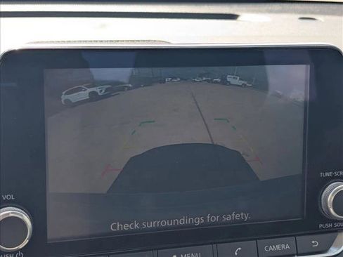 Used 2025 Nissan Altima 2.5 SV image 12