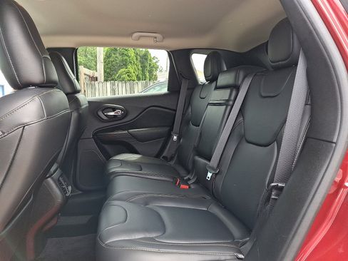 Used 2017 Jeep Cherokee Limited AWD/4WD image 10