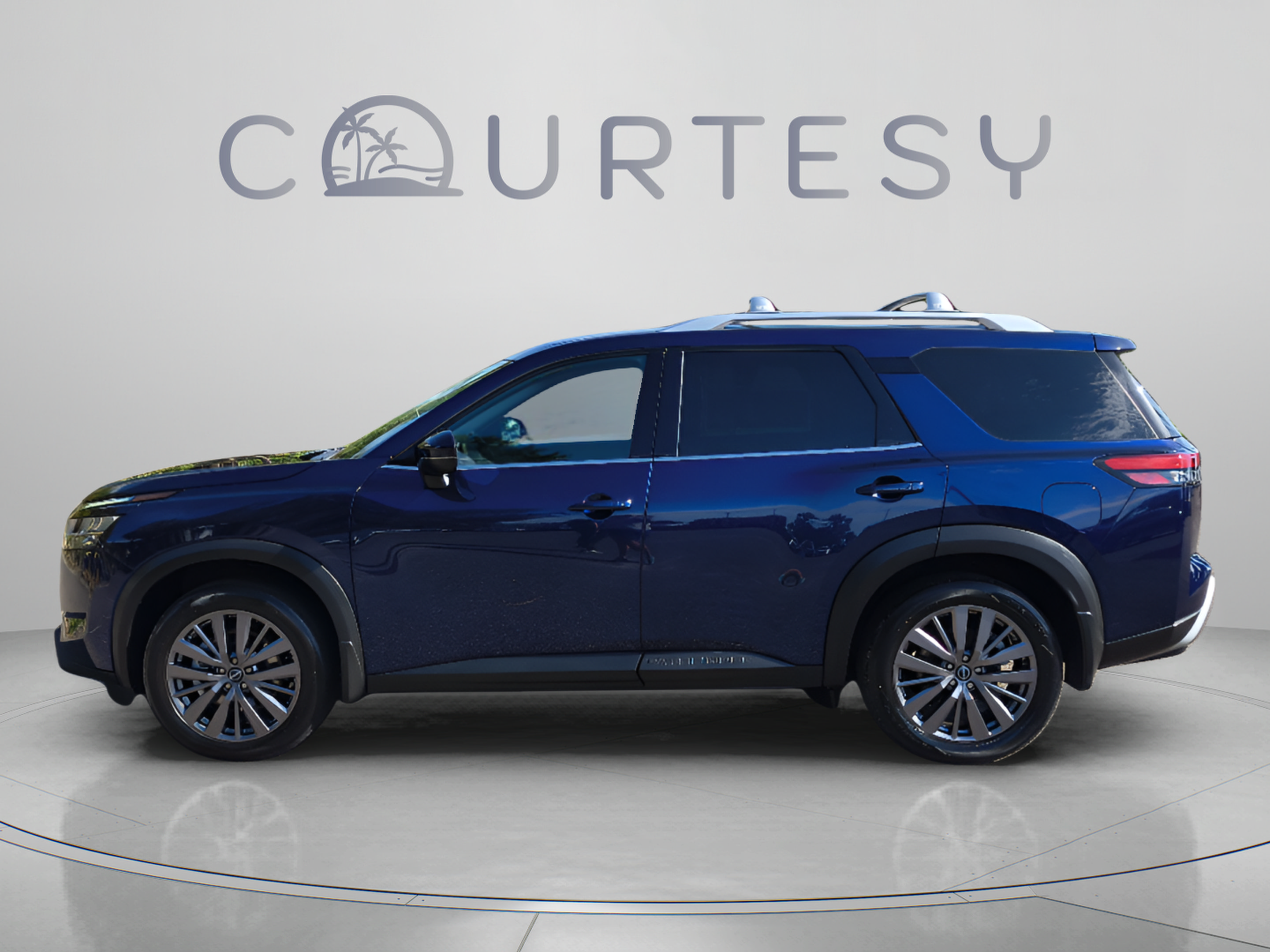 Certified 2024 Nissan Pathfinder SL w/ SL Premium Package FWD image 2