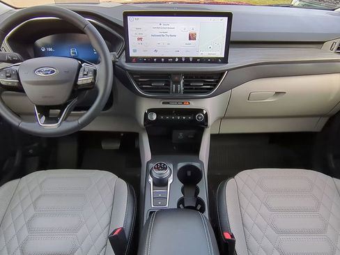 Certified 2023 Ford Escape Platinum w/ Premium Technology Package image 15