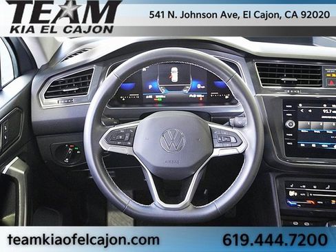 Used 2022 Volkswagen Tiguan SE image 18