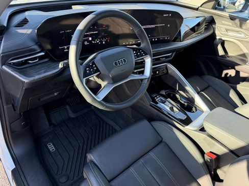 Used 2025 Audi Q5 Premium Plus w/ Premium Plus image 13