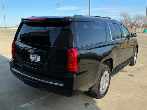 Used 2015 Chevrolet Suburban LTZ image 6