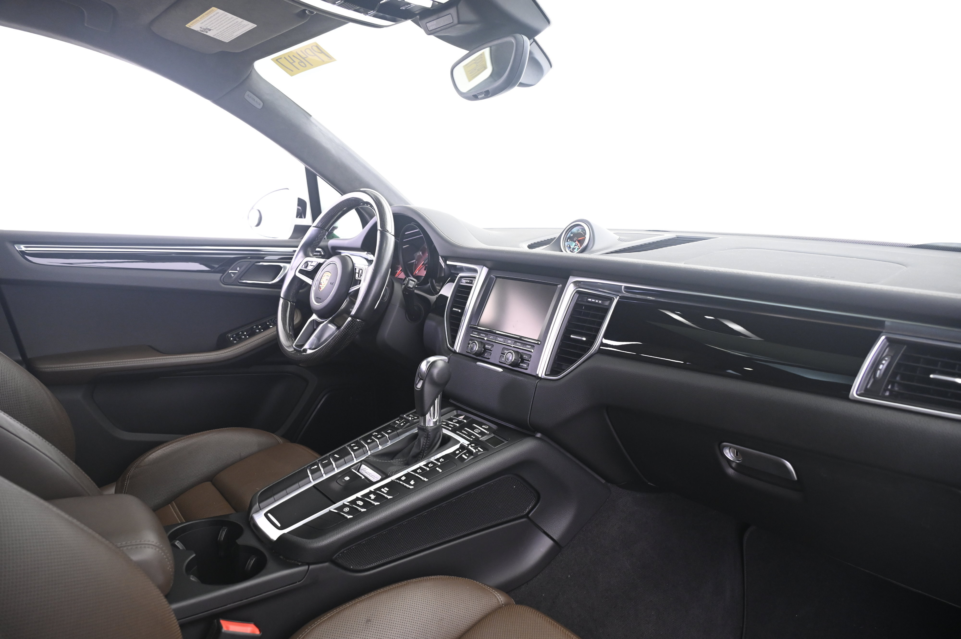 Used 2015 Porsche Macan Turbo AWD/4WD image 22