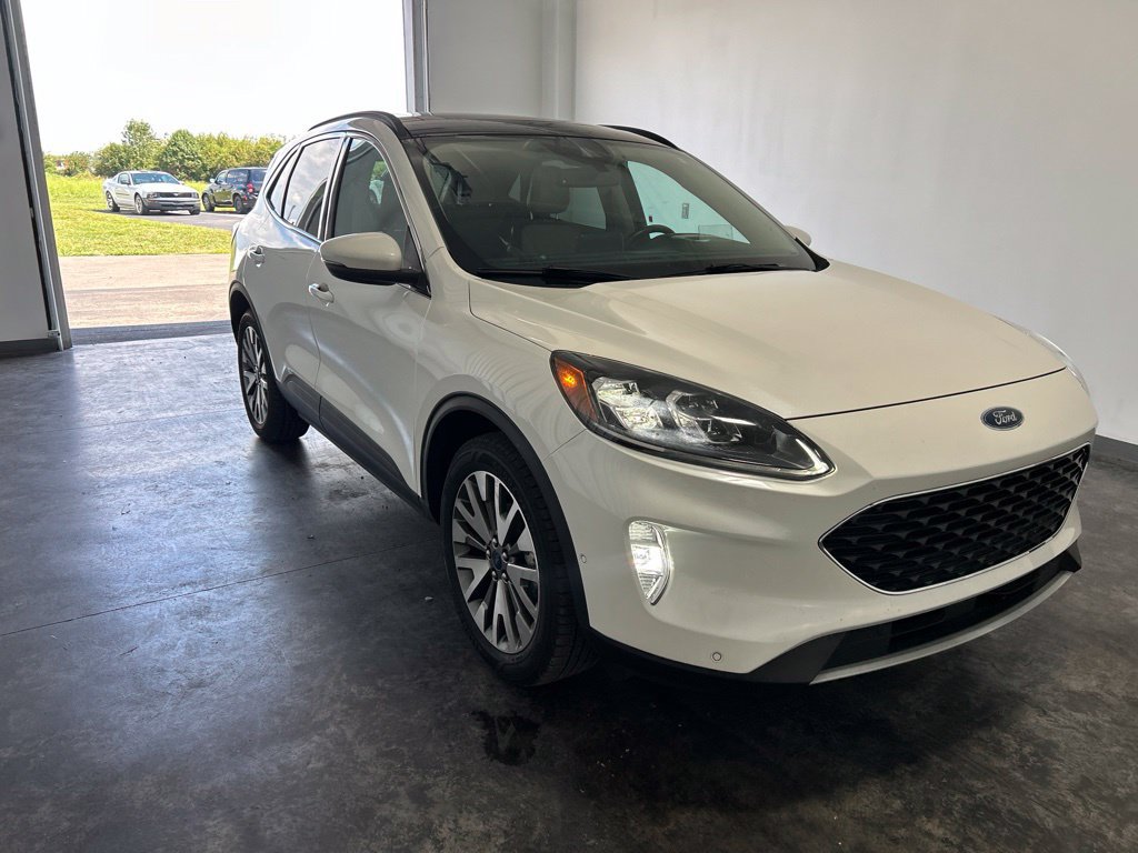 Used 2020 Ford Escape Titanium w/ Titanium Premium Package 2.0 AWD/4WD image 5