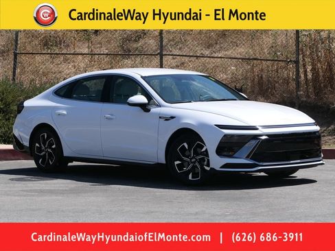 Certified 2025 Hyundai Sonata SEL FWD image 1