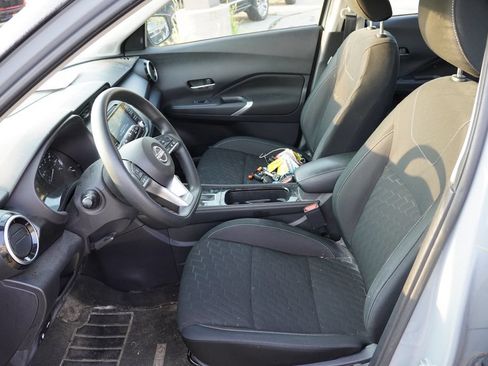 Used 2023 Nissan Kicks SV FWD image 4