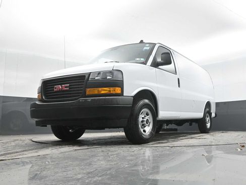 New 2025 GMC Savana 2500 w/ Driver Convenience Package RWD image 35