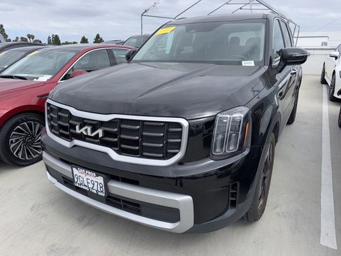 Used 2023 Kia Telluride S FWD image 2