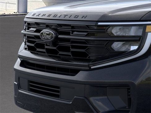 New 2025 Ford Expedition Max Platinum w/ Stealth Appearance Package image 17