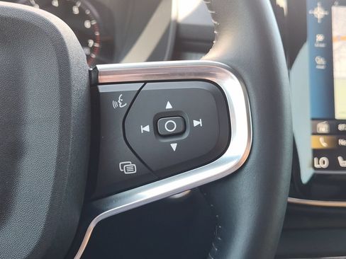 Used 2021 Volvo XC40 T4 Inscription w/ Advanced Package FWD image 28