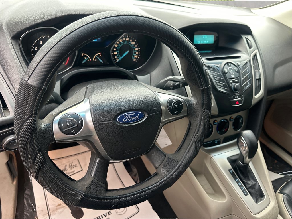 Used 2012 Ford Focus SE FWD image 27