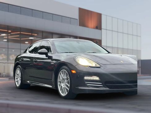 Used 2010 Porsche Panamera 4S image 5