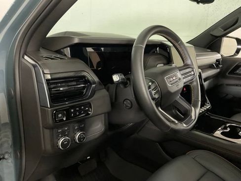 Used 2025 GMC Yukon AT4 w/ AT4 Premium Package AWD/4WD image 21