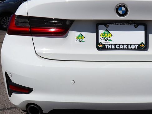 Used 2020 BMW 330i Sedan w/ Convenience Package RWD image 19