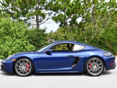 Used 2022 Porsche 718 Cayman GTS RWD image 21