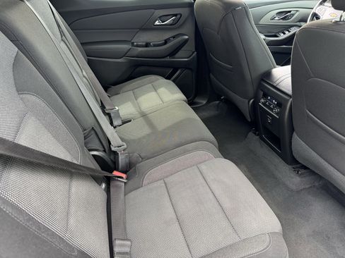 Used 2023 Chevrolet Traverse LT FWD image 21