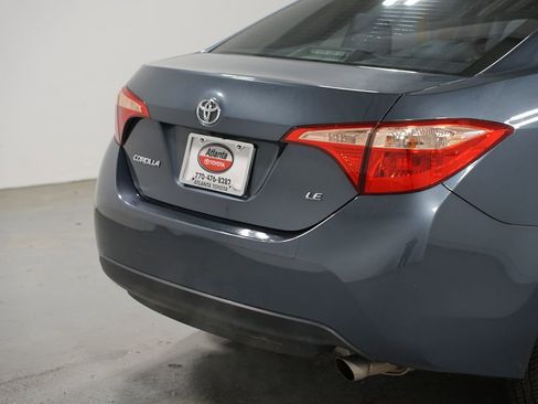 Used 2018 Toyota Corolla LE FWD image 9