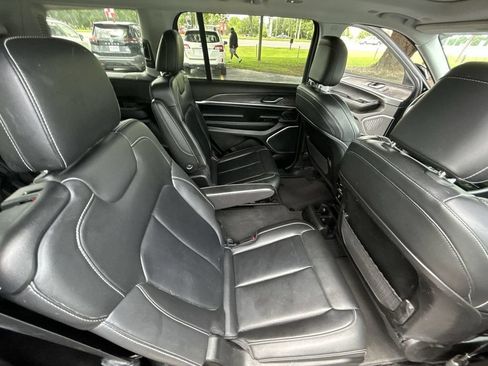 Used 2022 Jeep Grand Cherokee L Limited AWD/4WD image 23