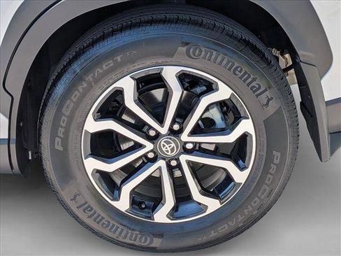 Used 2024 Toyota Corolla Cross SE image 22