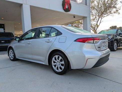 Used 2025 Toyota Corolla LE image 6