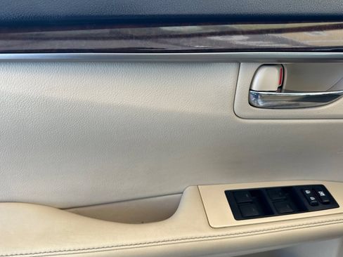 Used 2015 Lexus ES 350 w/ Premium Package FWD image 11
