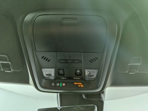 Certified 2022 Cadillac XT4 Premium Luxury w/ Enhanced Visibility Package image 25