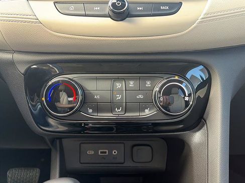 Used 2023 Buick Encore GX Preferred w/ Cold Weather Comfort Package FWD image 17