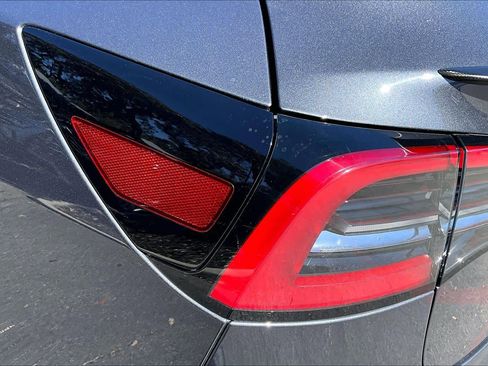 Used 2023 Tesla Model 3 Performance image 28