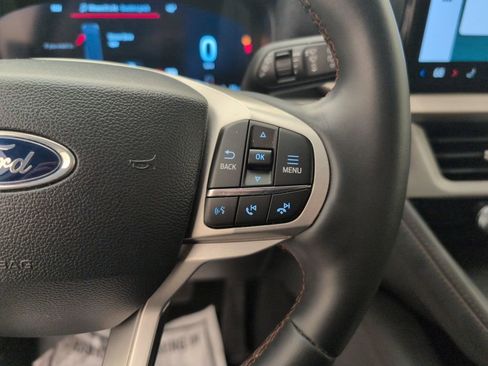 Used 2025 Ford Explorer Active image 46