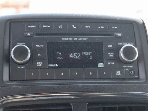 Used 2017 Dodge Grand Caravan SE image 21