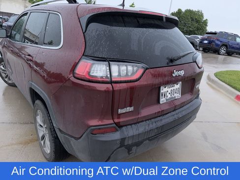 Used 2019 Jeep Cherokee Latitude Plus w/ Comfort/Convenience Group image 3