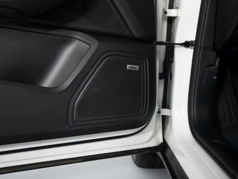 Certified 2020 Porsche Macan image 33