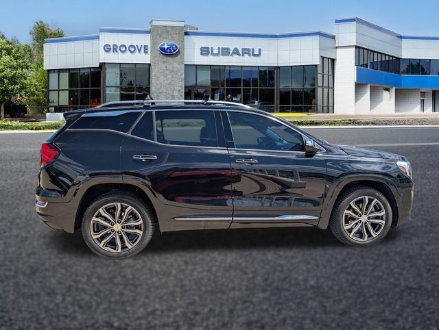 Used 2020 GMC Terrain Denali w/ Denali Premium Package AWD/4WD image 7