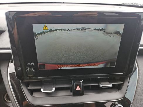 Used 2023 Toyota Corolla Cross XLE w/ Convenience Package FWD image 20