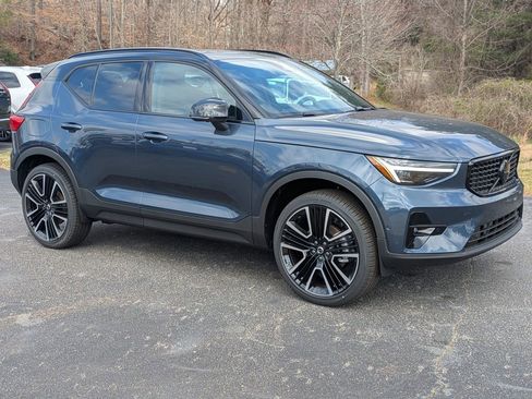 New 2026 Volvo XC40 B5 Ultra w/ Protection Package Premier image 8